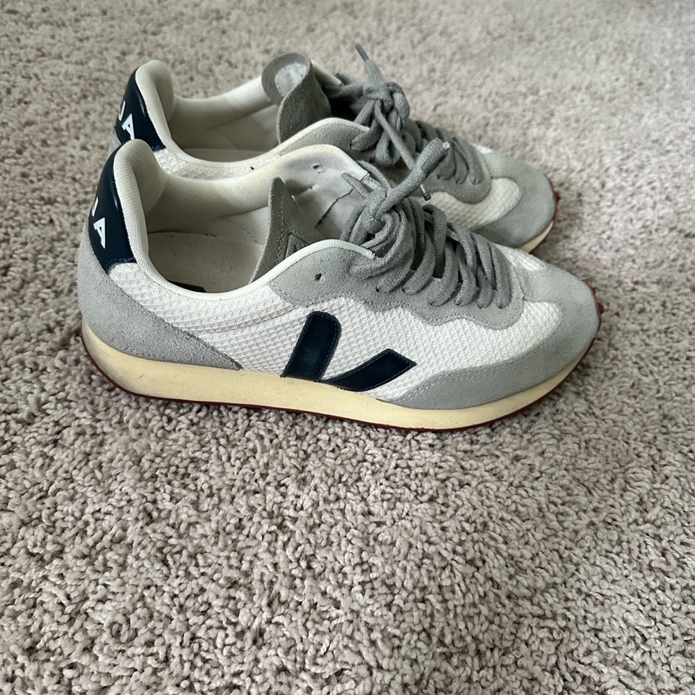 Veja Rio Branco Women’s Size 10 Men’s Size 8